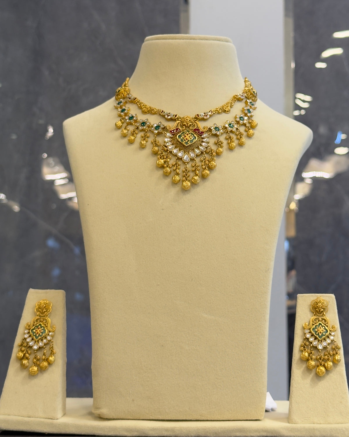 Antique Gold Emerald & Pearl Necklace Set